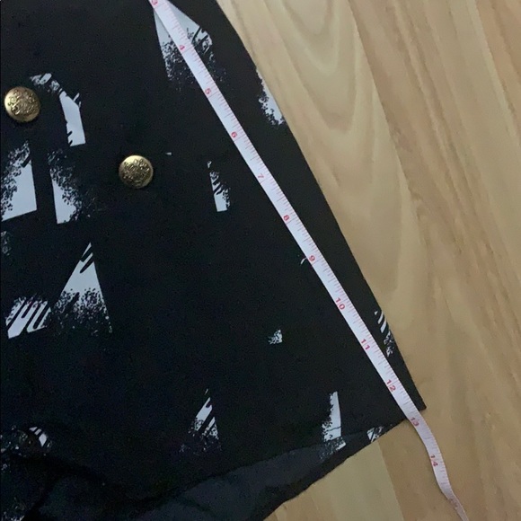 Black pattern shorts - Picture 8 of 9